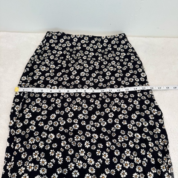REFORMATION Bea Daisy Daisies Midi Skirt Black 0 - Picture 11 of 13
